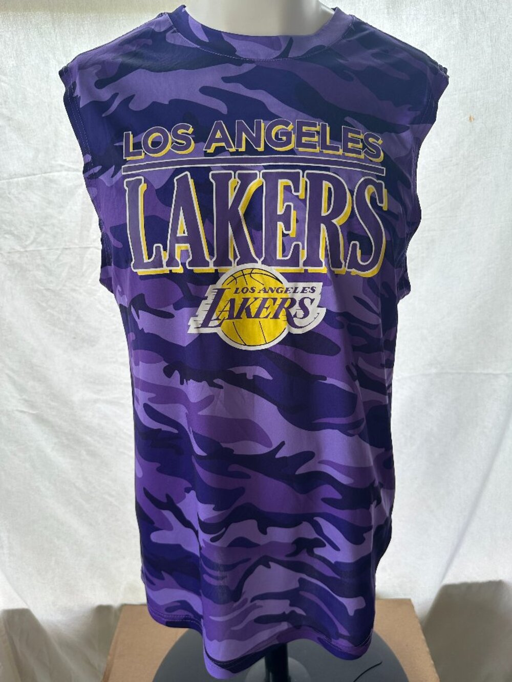 Los Angeles Lakers NBA Purple Camo Muscle Shirt Men's Tank Top Medium Polyester